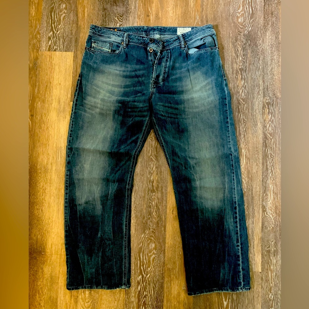 Men's used Diesel Korrik jeans 
Size 38W x 32L
Comfy - Straight